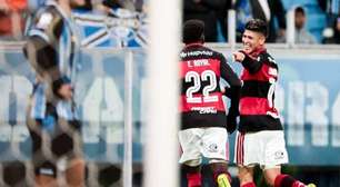 Flamengo vence o Grêmio, no Sul, e encosta no líder Palmeiras