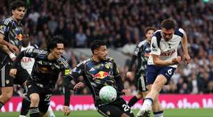 Atacante vai de herói a vilão, Tottenham empata e segue em risco de queda na Premier League