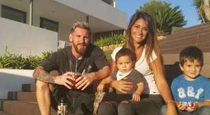 A exuberante mansão de 1.000m² de Messi: com estilo mediterrâneo, o refúgio milionário do jogador e de Antonela Roccuzzo tem piscina climatizada, quadra de padel, cinema e muito verde