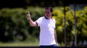 Diretor do Corinthians critica arbitragem pela não expulsão de Bobadilla