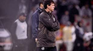 Diniz minimza gol sofrido do Corinthians em saída de bola: "Prefiro coragem a chutão"