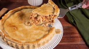 Torta de frango cremosa conquista buscas na internet; aprenda receita