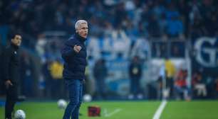 Castro comenta o uso de três zagueiros e diz que o Grêmio sofreu contra o Fla