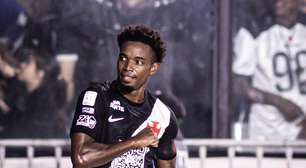 Vasco vence Athletico-PR e se afasta do Z4