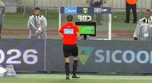 Especialistas de arbitragem mantêm concordância sobre polêmica em jogo do Palmeiras