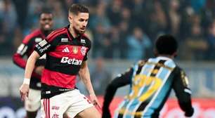 Dupla de volantes desfalca o Flamengo contra o Athletico