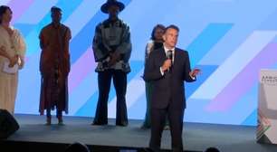 Macron dá bronca em plateia ao pedir silêncio em evento no Quênia: 'Total falta de respeito'
