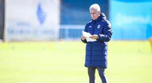 "Nova baixa preocupa": Grêmio perde peça importante e Luís Castro já busca solução interna