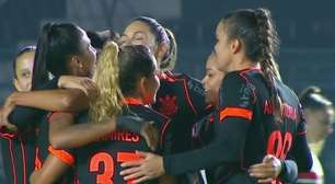 Corinthians vence São Paulo, em noite da goleira Lelê, e dispara no Brasileirão Feminino