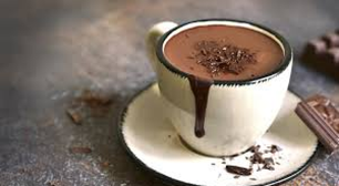 Chocolate quente cremoso igual ao de cafeteria: veja como fazer!