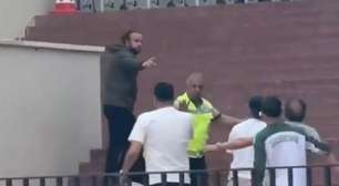 Ex-Arsenal, volante é perseguido e atacado por homem em shopping na Turquia; vídeo