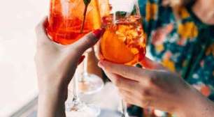 5 drinks com água com gás para fazer em casa e surpreender os convidados