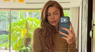 Grazi Massafera compõe look casual com a cara do outono com blusa de tricô de R$ 159,99