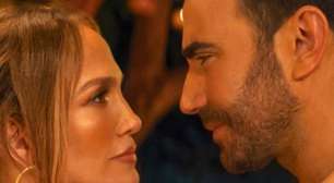 "Temos ótima química": Jennifer Lopez promove filme com Brett Goldstein