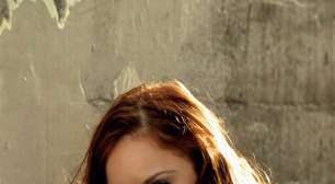 CARMIT, ex-Pussycat Dolls, resgata hino dos anos 2000 e estreia clipe de 'FIERCE' (EXCLUSIVO)