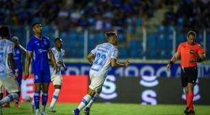 Braithwaite faz dois, Grêmio volta a vencer o Confiança e avança na Copa do Brasil