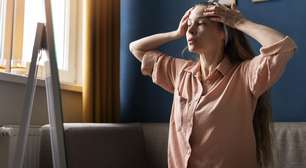 O estresse altera o ciclo menstrual? Entenda o "Burnout Hormonal"