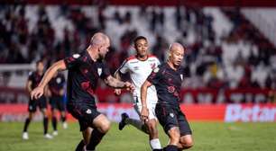 Santos brilha, e Athletico elimina Atlético-GO nos pênaltis na Copa do Brasil