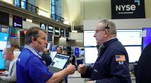 Wall St cai na abertura com salto de rendimentos por preocupações com a inflação