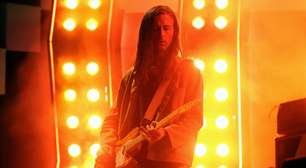 Guitarrista dos The Strokes, Nick Valensi, faz 'pausa temporária' da turnê Reality Awaits