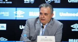 Vice-presidente do Grêmio expõe carências, banca Luís Castro e mira reforços