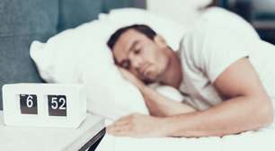 O susto de dormir: como o cérebro cria a sensação de queda no espasmo hipnagógico e o que aumenta sua frequência