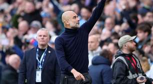 Guardiola quebra novo recorde após título e evita falar sobre saída do City