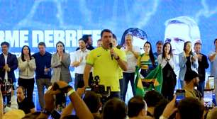 Flávio Bolsonaro relaciona Lula ao diabo e diz que tentaram o 'enterrar vivo'