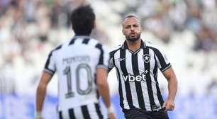 Com hat-trick de Arthur Cabral, Botafogo vence Corinthians no Nilton Santos