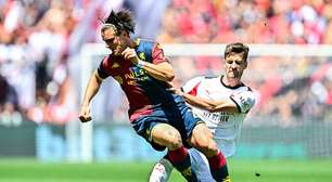 Milan acorda no segundo tempo, vence o Genoa e segue na zona da Champions
