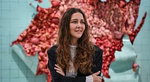 'Há cobrança para que a gente faça arte política': Adriana Varejão critica rótulo imposto a artistas latinos