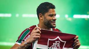Hulk é apresentado pelo Fluminense no Maracanã