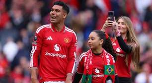 Casemiro se emociona em despedida do Manchester United em Old Trafford