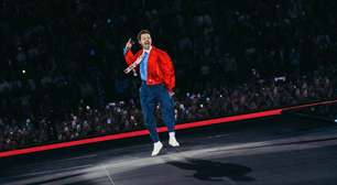Harry Styles faz um retorno triunfal na estreia da turnê em Amsterdã