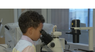 Pequeno gênio? Garoto de 9 anos choca o mundo ao entrar na universidade com o sonho de operar cérebros