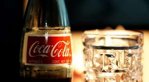 Em 1985, prestes a ser ultrapassada pela Pepsi, a Coca-Cola mudou sua fórmula consagrada; o resultado foi um desastre