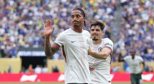 Familiares e amigos de João Pedro se frustram com ausência do atacante na Copa; veja vídeo