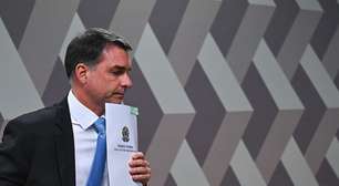 Flávio Bolsonaro admite ter visitado Vorcaro após prisão do banqueiro