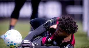 Hugo Souza lamenta ausência na Copa: "Combustível para fazer ainda mais"