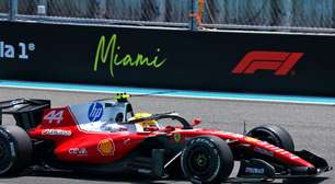 F1: Hamilton admite longa adaptação na Ferrari e fala em evolução este ano