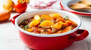 Do caldo verde ao de mandioca: 6 caldos para espantar o frio