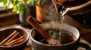 Muita gente está fervendo canela na água do café e o motivo vai além do sabor