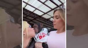 Virginia é acusada de incitar racismo contra Vini Jr por vídeo beijando macaco