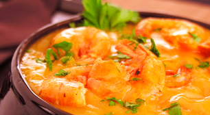 Caldo de abóbora com camarão simples e cremoso