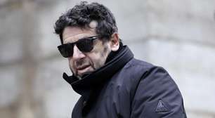 Novas denúncias ampliam pressão sobre Patrick Bruel, ícone da música francesa acusado de estupros