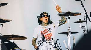 Documentário sobre Travis Barker revela detalhes de acidente de avião quase fatal