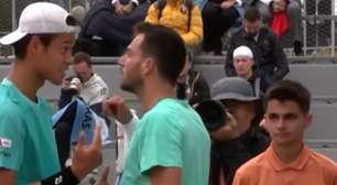 Quase azedou! Tenistas discutem após jogo em Roland Garros e árbitro precisa intervir