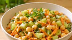 Salada de grão-de-bico com chuchu e cenoura: leve, nutritiva e prática para o dia a dia