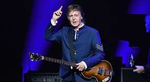 Paul McCartney toca clássicos dos Beatles em apresentação pós-créditos do 'SNL'