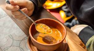 A receita de sopa que encontrei para não abrir mão da meta de proteínas